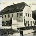 Vorwerk und Gasthaus „Sorge“, Am Weißeritzmühlgraben 11/12, Blick über den Mühlgraben zum Hauptgebäude mit Toreinfahrt, flussaufwärts gesehen, Postkarte 1906, Archiv W. Müller